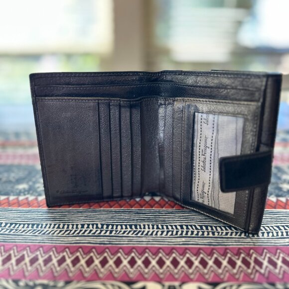 Salvatore Ferragamo Silver Navy Ombre Vintage Compact Wallet - Picture 3 of 10